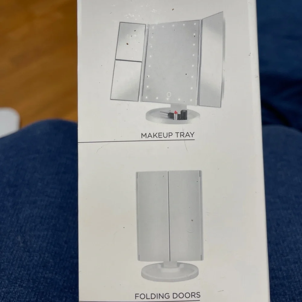 Vivitar NIB Cordless LED Light Up Vanity Mirror Tilt 3X Magnifying.